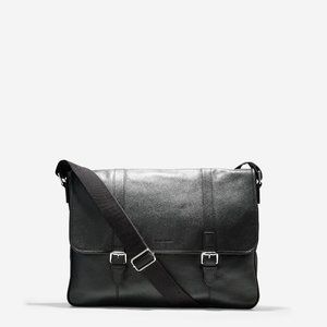New Without Tags Cole Haan Pebbled Leather Messenger Bag in NAVY BLUE